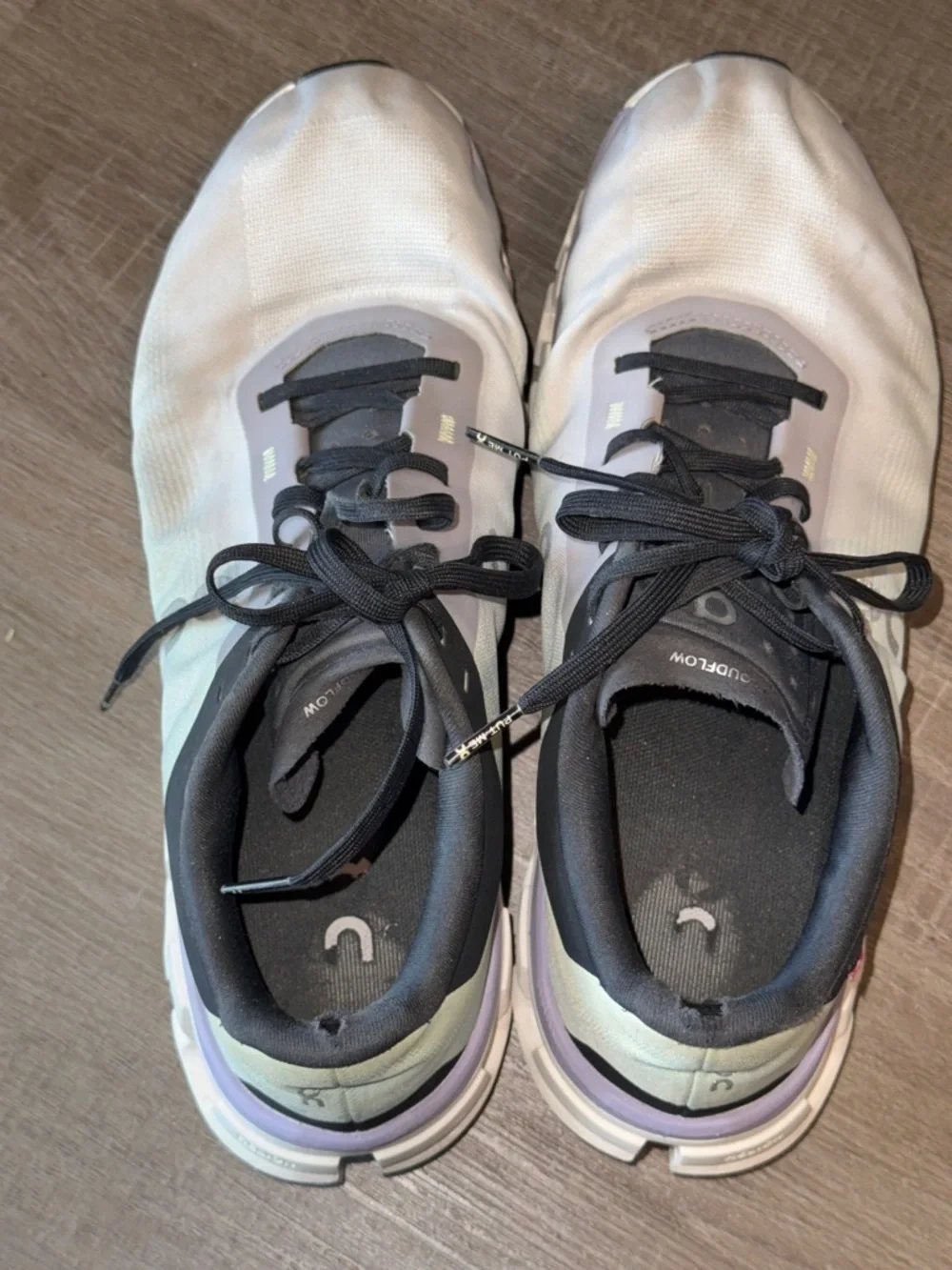 On Running Women's Sneakers in Light Gray with Lavender and Black Sz 9.5